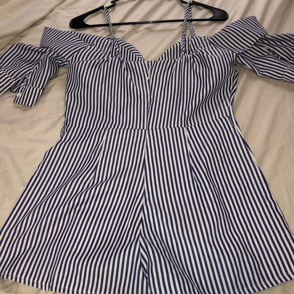 Off the shoulders romper - Picture 2 of 5